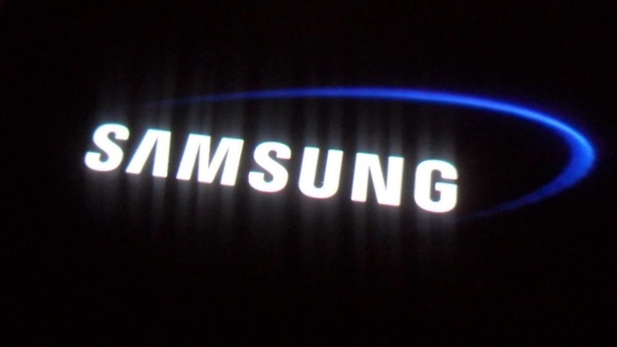 Samsung запатентувала колонку з гнучким дисплеєм