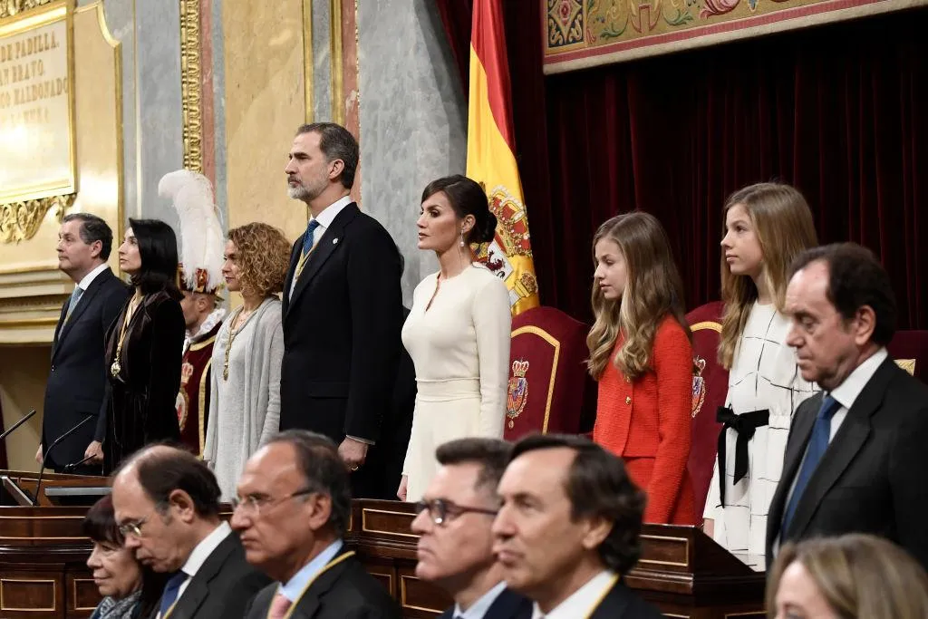 Розкішний вихід королеви Летиції Розкішний вихід королеви Летиції