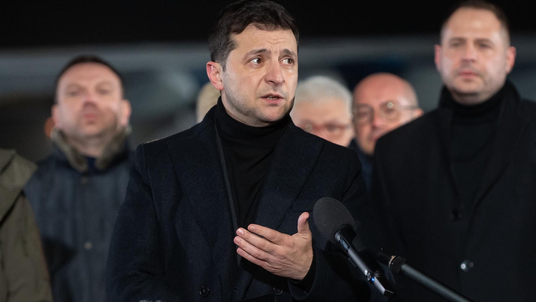 Зеленський анонсував обміни полоненими з бойовиками та Росією: що про це відомо Зеленський анонсував обміни полоненими з бойовиками та Росією: що про це відомо