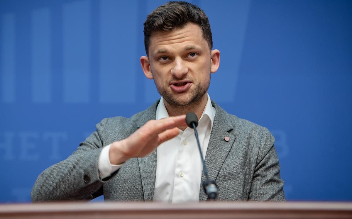 Дубілет пропонує прив'язати розмір премій президента, прем'єра і спікера до зростання ВВП Дубілет пропонує прив'язати розмір премій президента, прем'єра і спікера до зростання ВВП