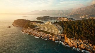 Отель-лайнер: фото монументального сооружения, построенного во времена Югославии