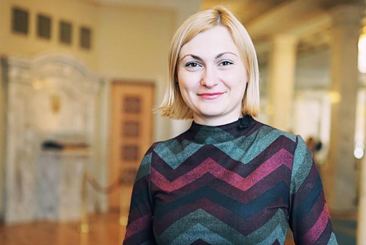 Голосують проїзними і без карток: "Слуга народу" розповіла про конфузи в Раді Голосують проїзними і без карток: "Слуга народу" розповіла про конфузи в Раді