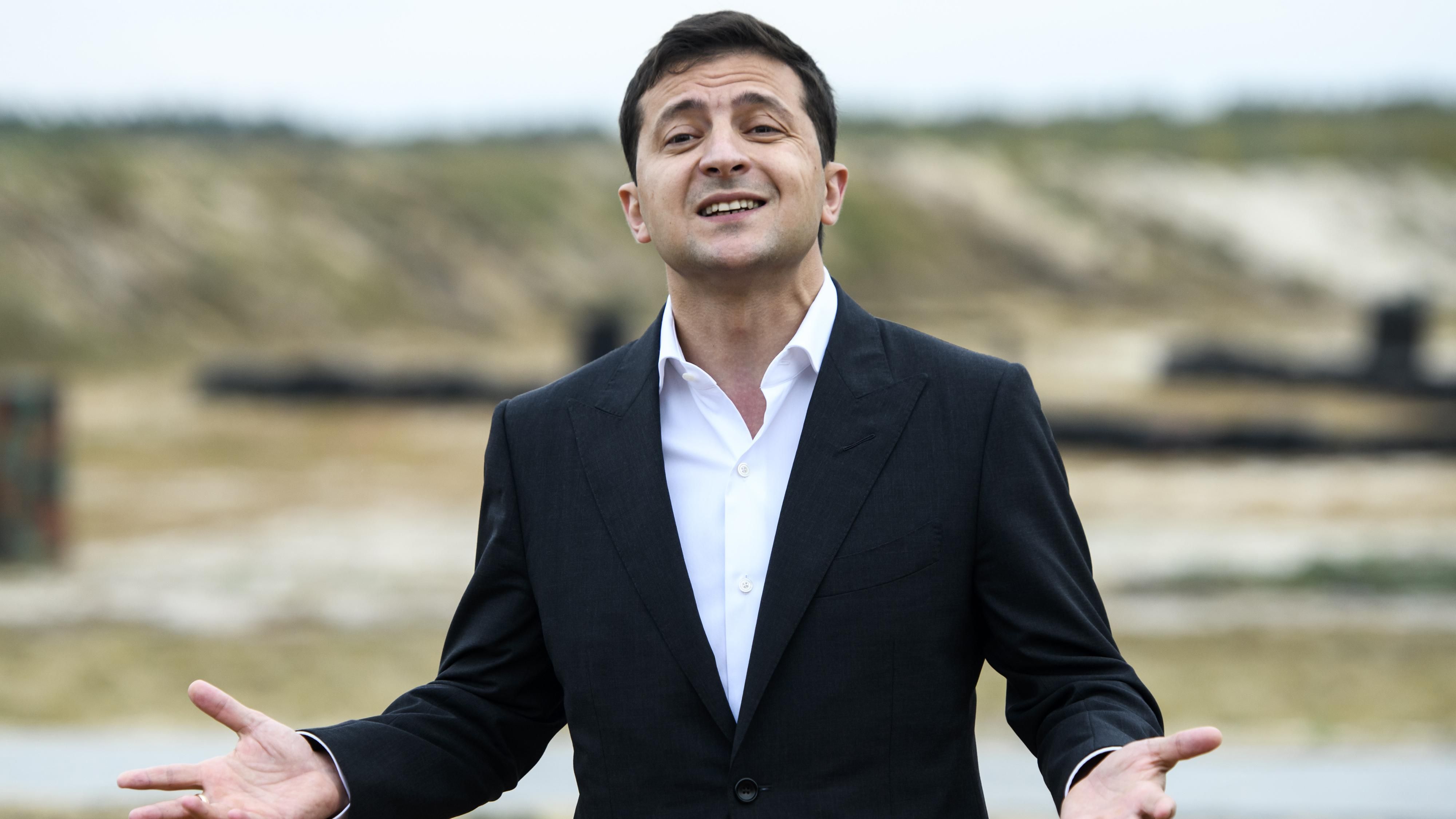 Програма "Доступні кредити 5-7-9%": Зеленський показав у відео, як іде процес Програма "Доступні кредити 5-7-9%": Зеленський показав у відео, як іде процес