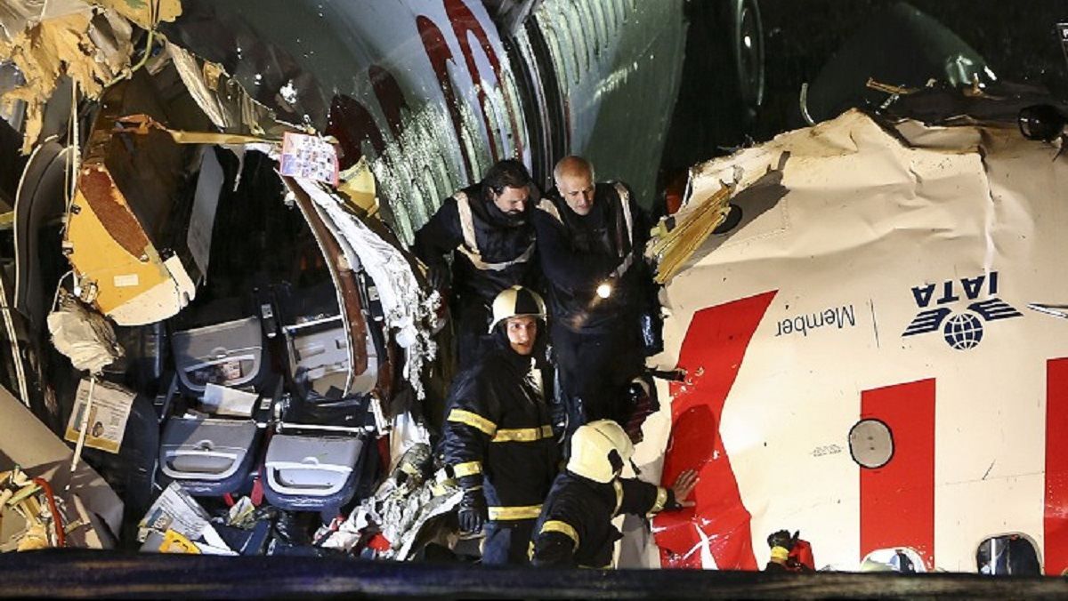 У Стамбулі літак викотився за ЗПС – відео 05.02.2020 У Стамбулі літак викотився за ЗПС – відео 05.02.2020