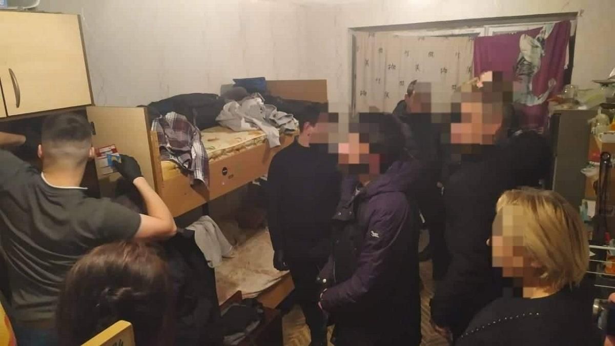 Підпал авто журналістки "Радіо Свобода" у Львові: поліція затримала підозрюваних – фото, відео Підпал авто журналістки "Радіо Свобода" у Львові: поліція затримала підозрюваних – фото, відео