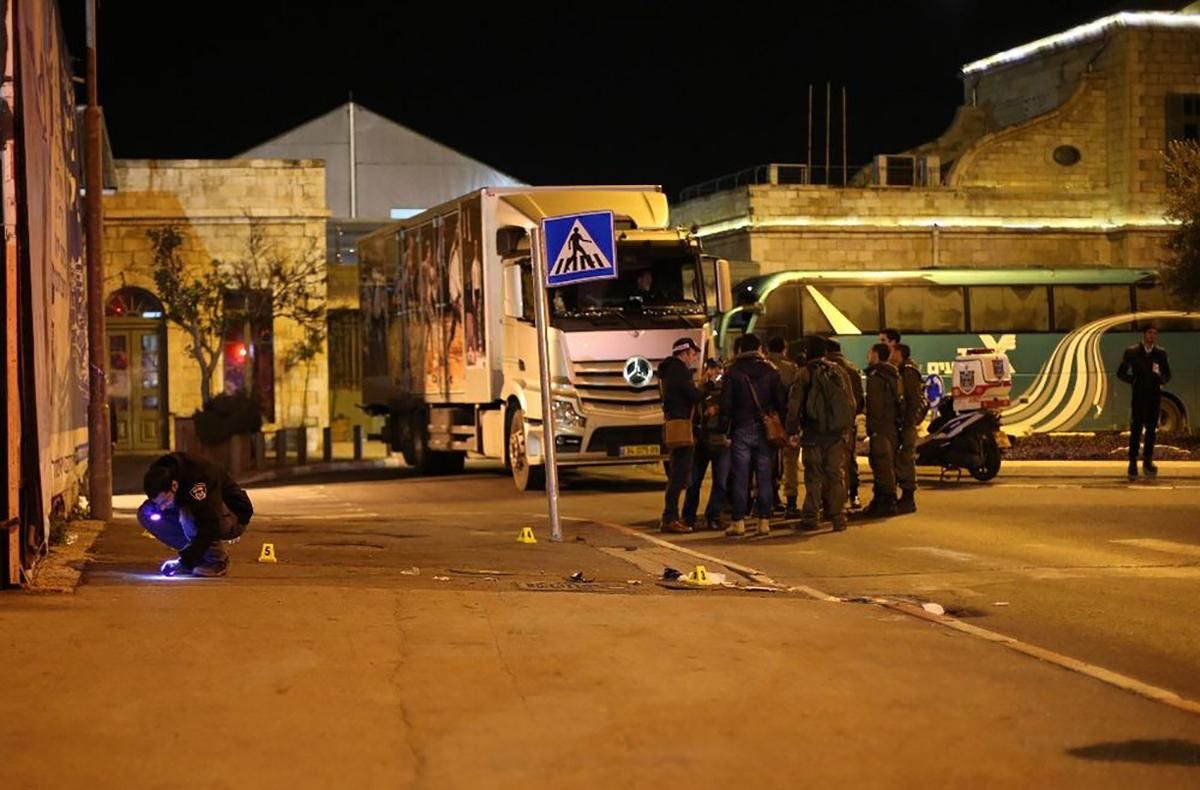 Автомобільний теракт в Ізраїлі: водій протаранив групу солдатів