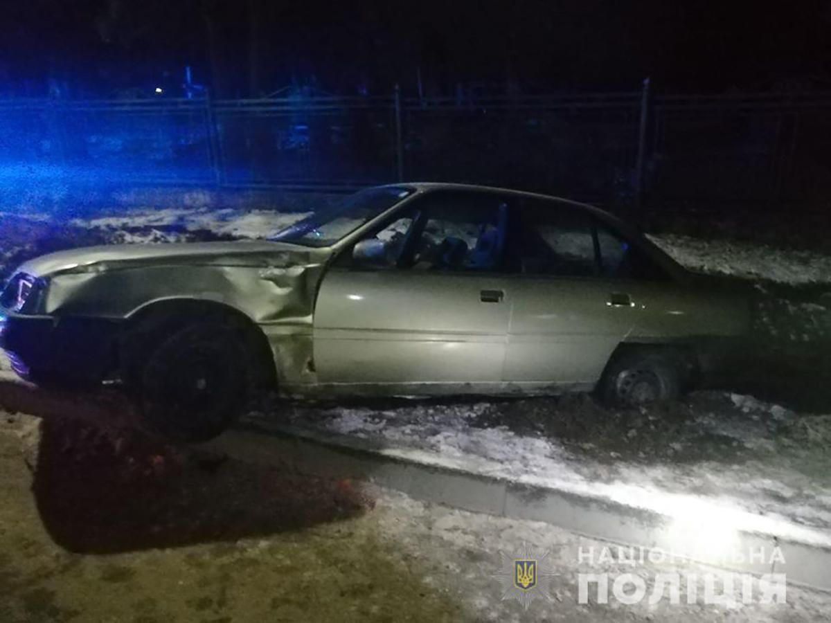 Авто в'їхало у пішоходів на Львівщині: загинула жінка, є постраждалі

