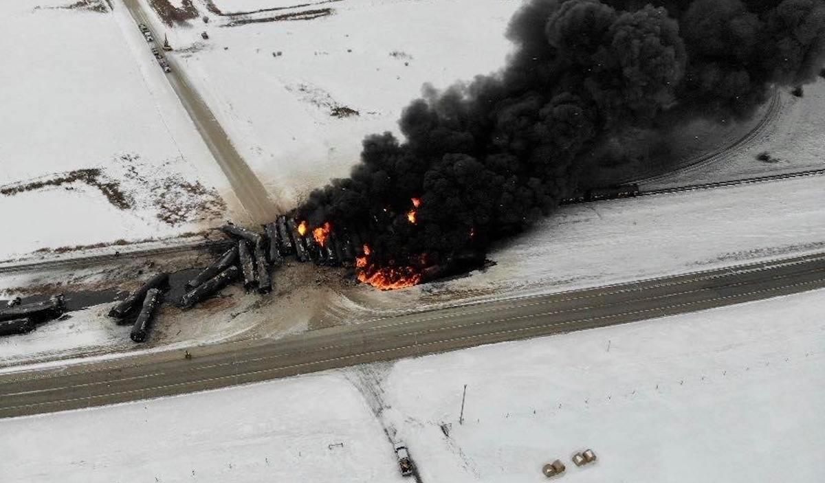 Поїзд з нафтою вибухнув у Канаді 6 лютого