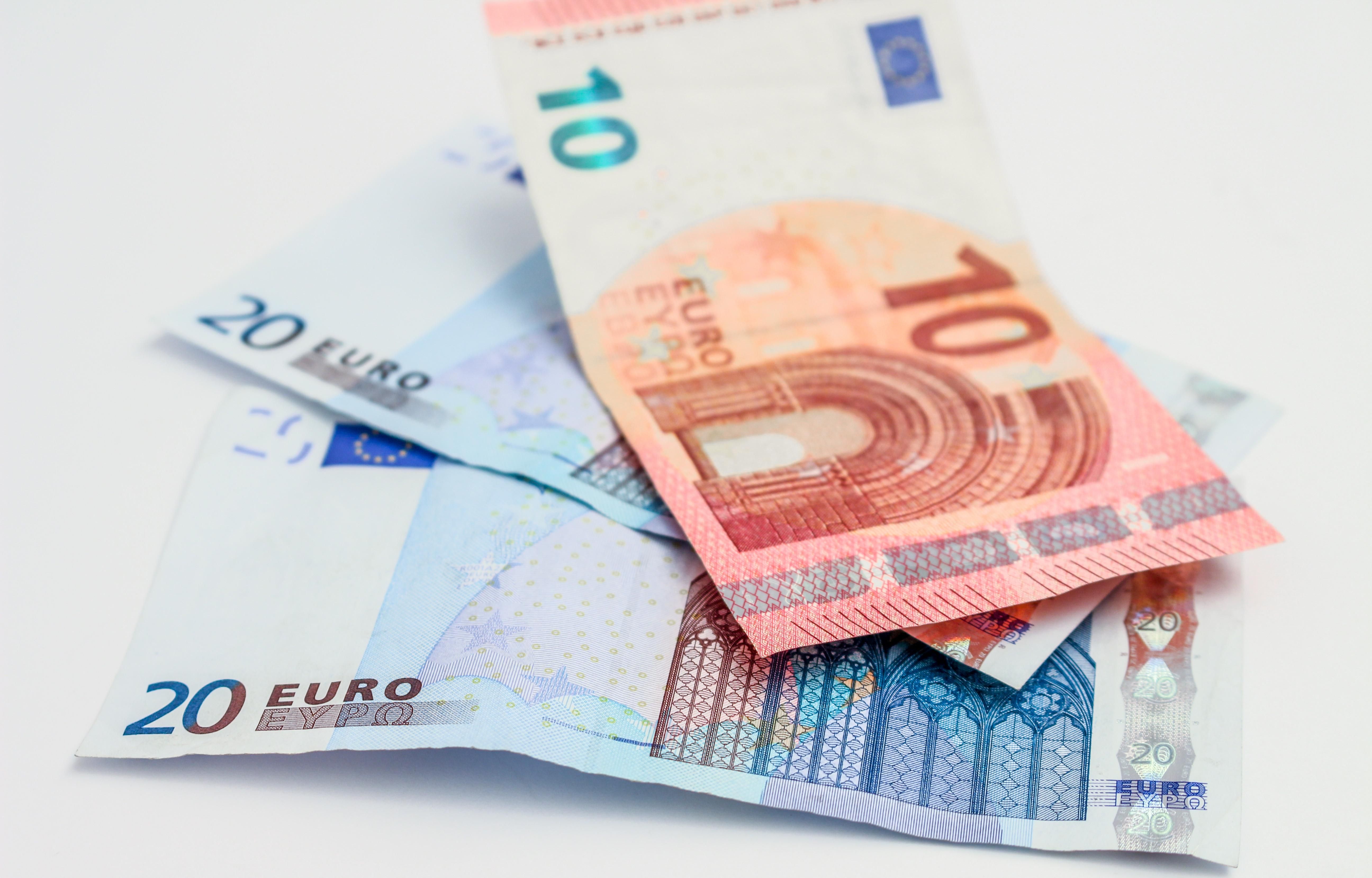 Готівковий курс валют 07.02.2020 – курс долара, євро