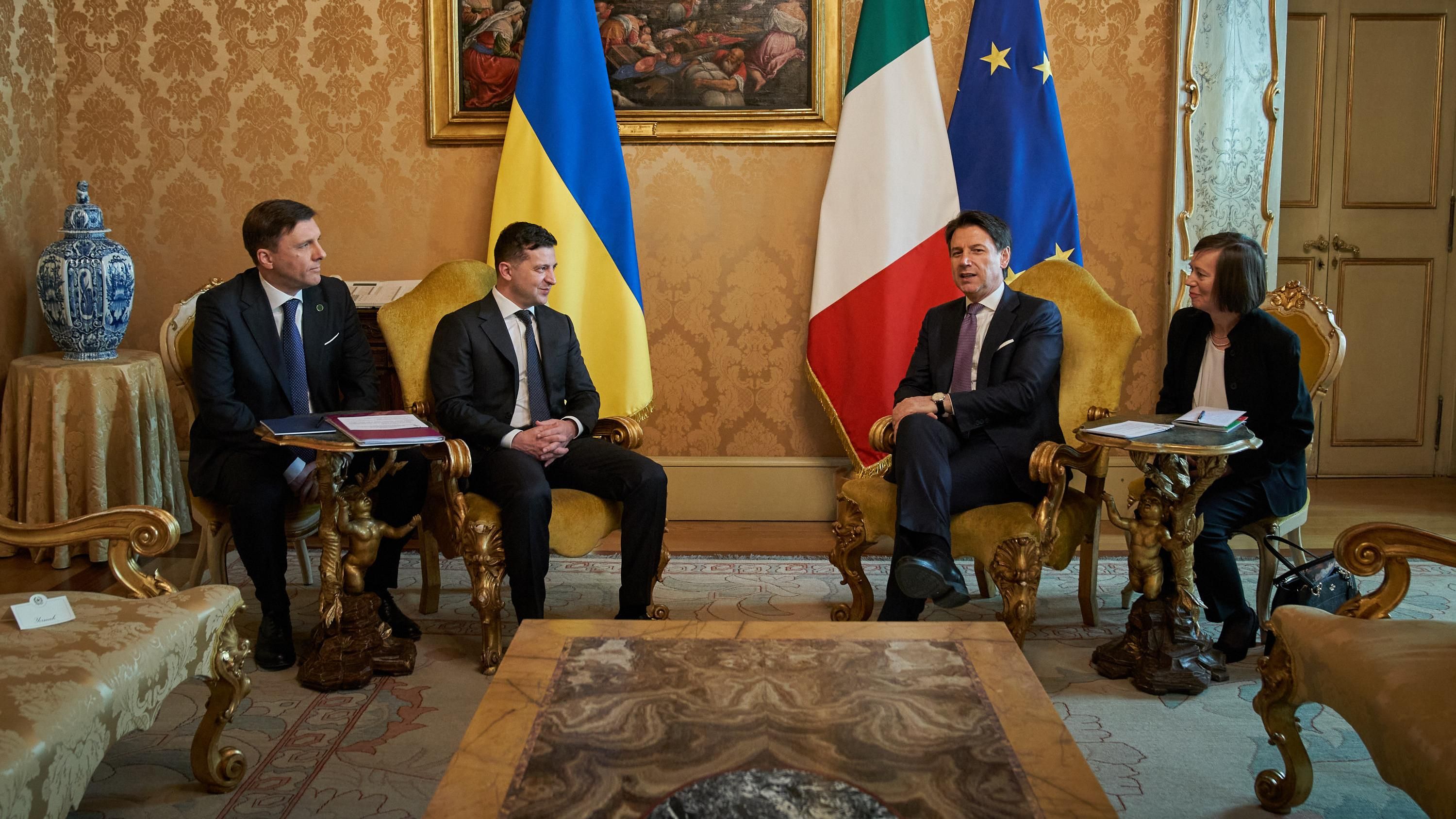 Зеленський зустрівся з прем’єром Італії Конте: що обговорили сторони Зеленський зустрівся з прем’єром Італії Конте: що обговорили сторони