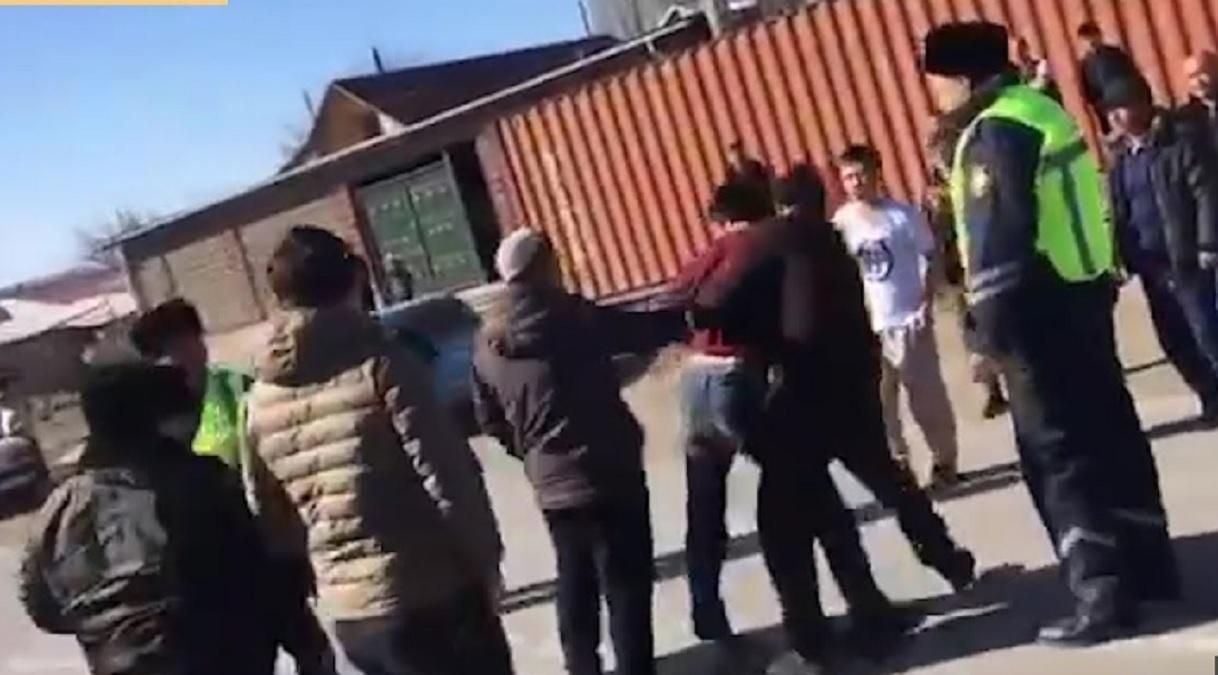 Массовые беспорядки на юге Казахстана: погибли 8 человек, 40 пострадали