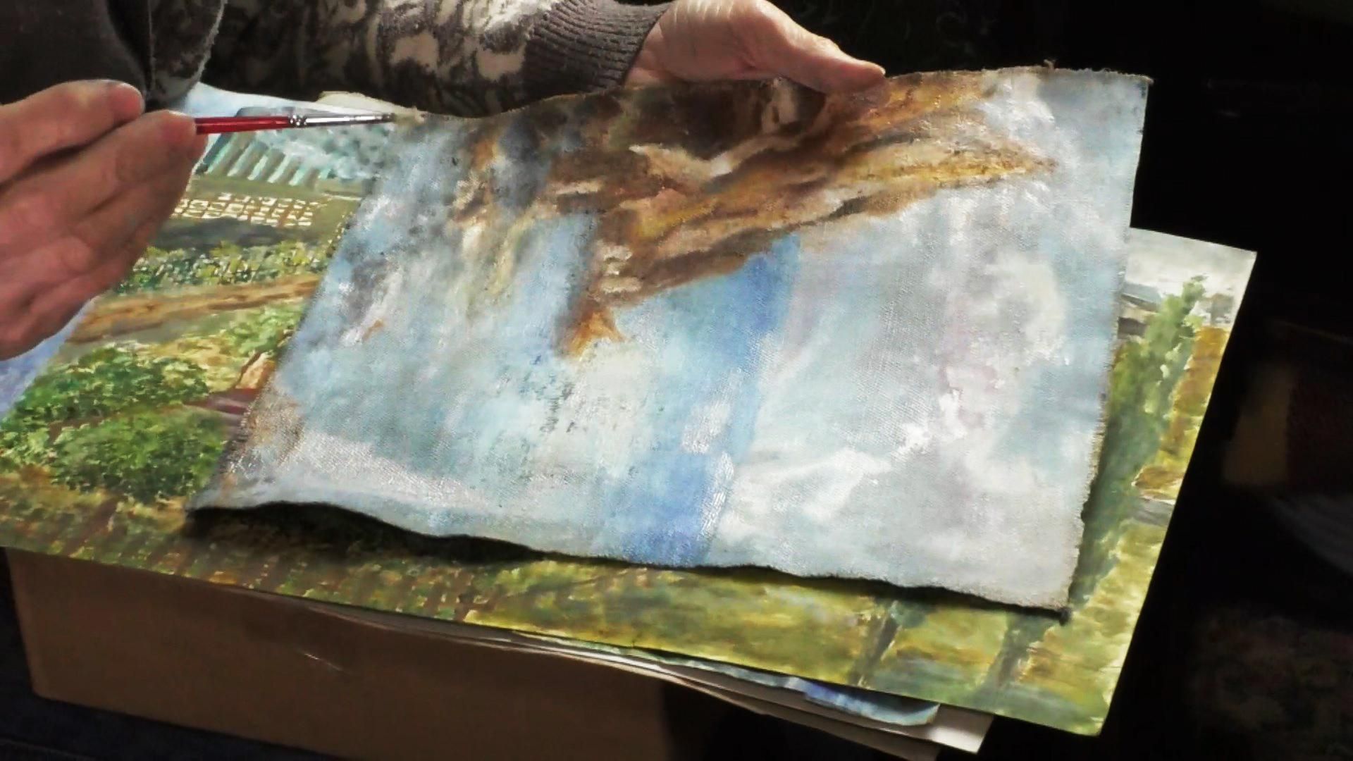 Найстарша художниця Черкас: 92-річна аматорка малює чарівні картини – фото, відео