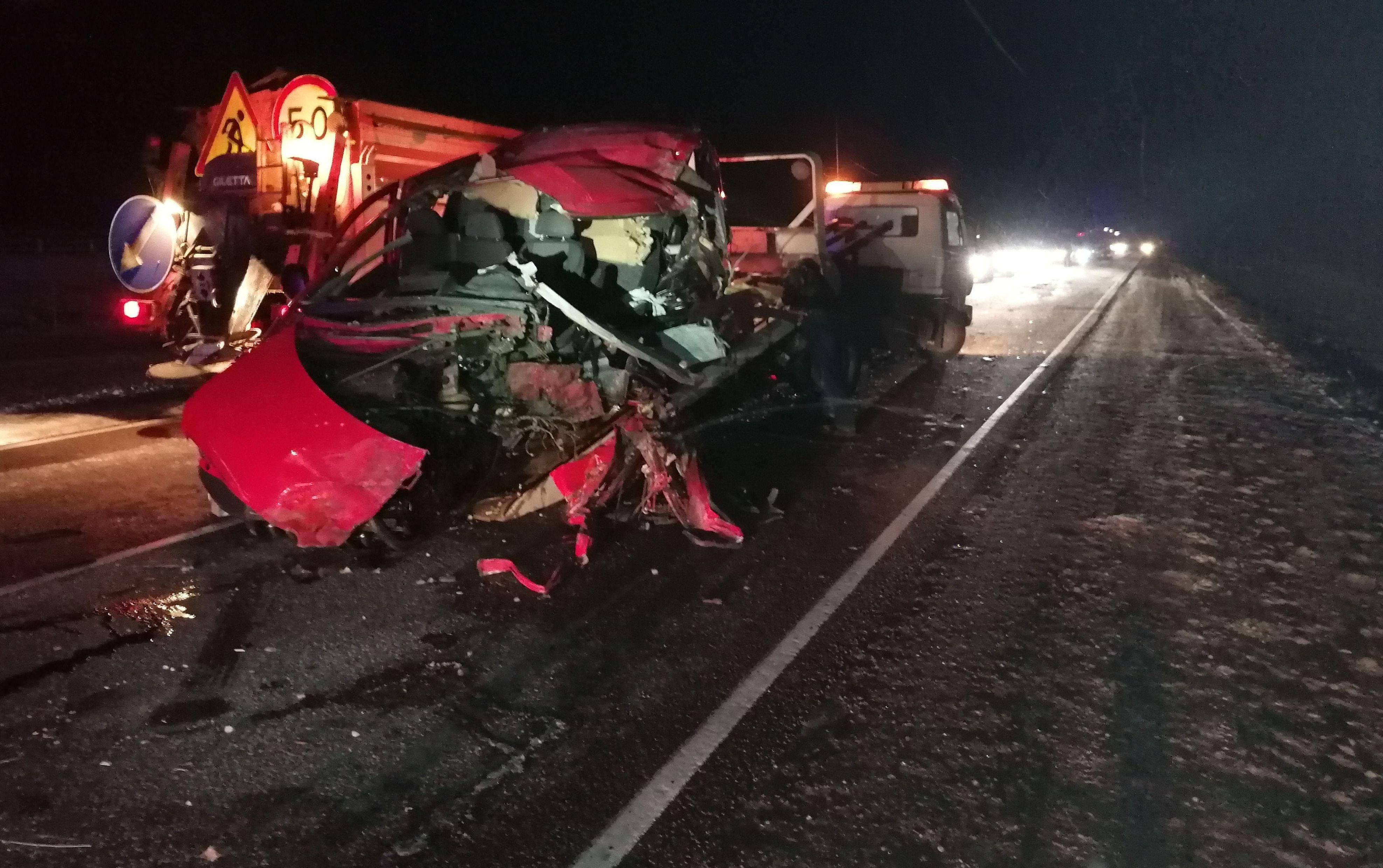 У ДТП під Воронежем в Росії загинули троє українців У ДТП під Воронежем в Росії загинули троє українців