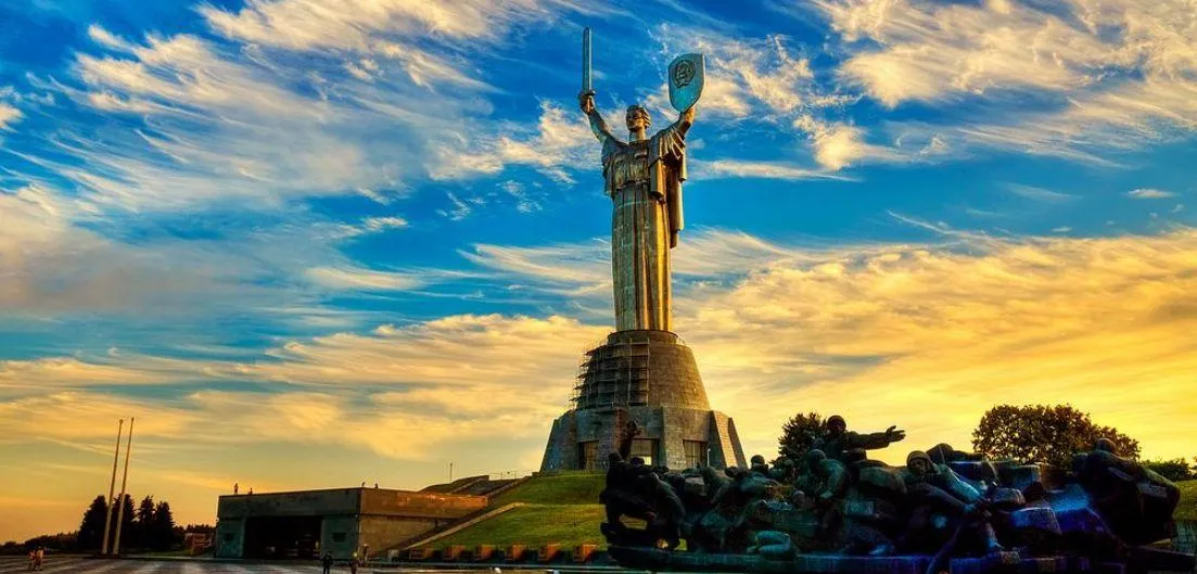 Батьківщин-Матір, Київ, декомунізація
