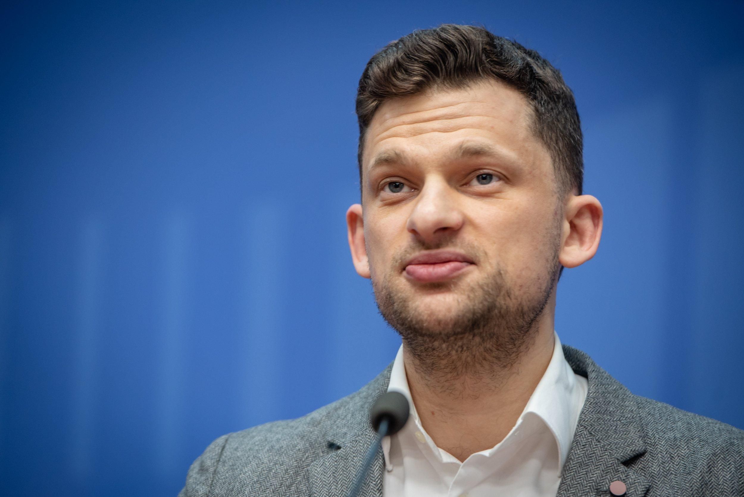 Гаряча лінія домашнього насильства в Україні: номер телефону Гаряча лінія домашнього насильства в Україні: номер телефону