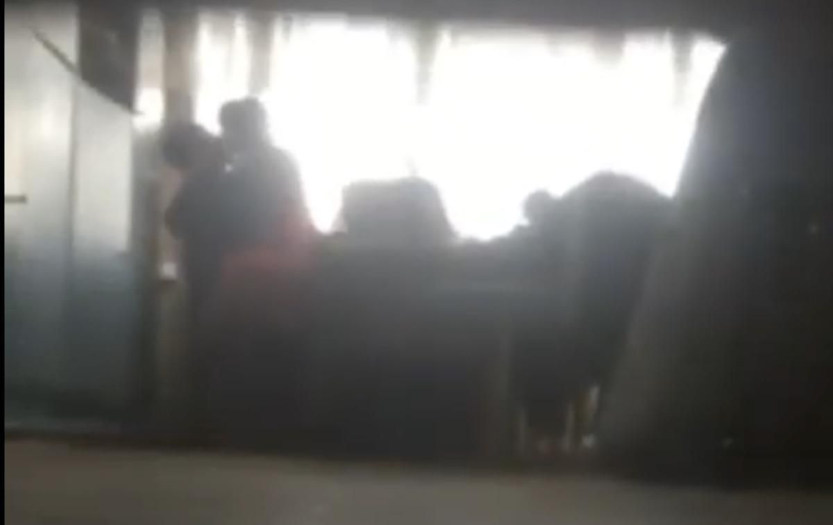 Учительница из Астрахани и девятиклассник – видео интима в школе