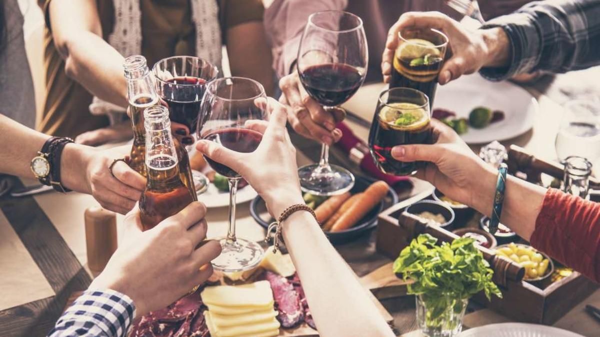 Сколько тратят украинские семьи на алкоголь: инфографика Сколько тратят украинские семьи на алкоголь: инфографика