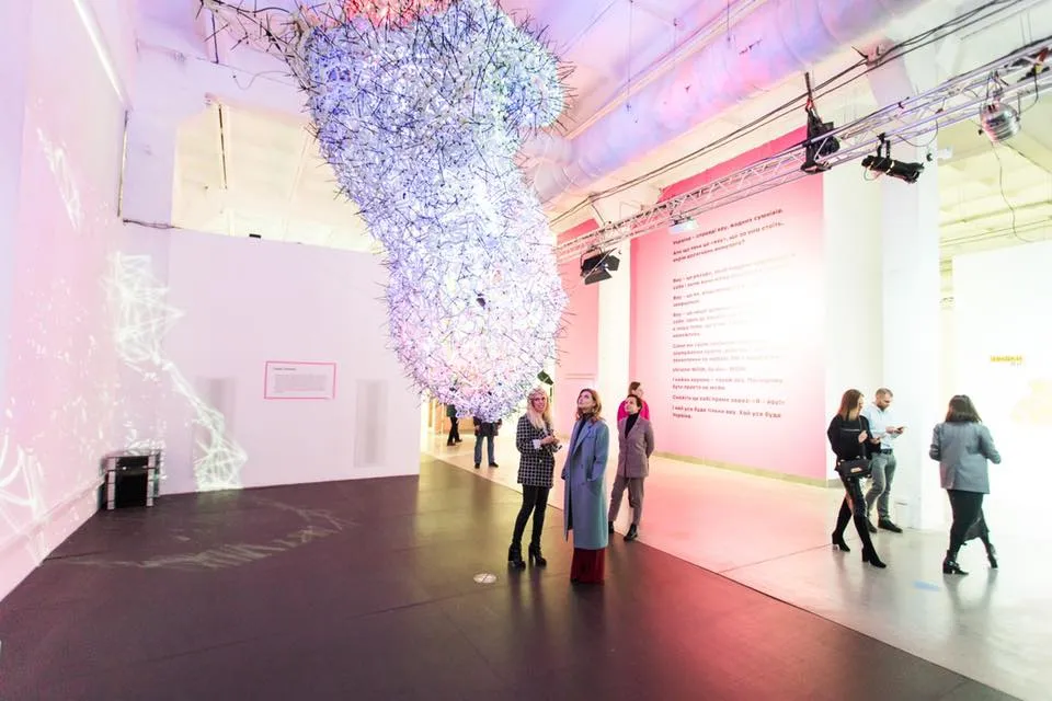 Олена Зеленська відвідала інтерактивну виставку Олена Зеленська відвідала інтерактивну виставку