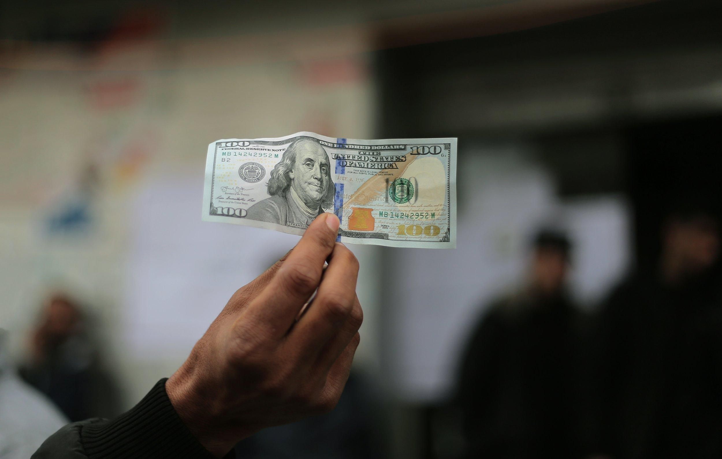 Падіння долара в Україні 2020: скільки втратив бюджет – сума