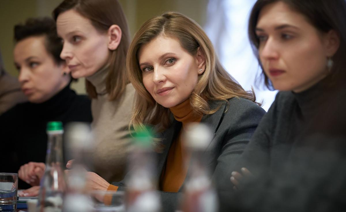 Зеленська влаштувала нараду про здорові умови навчання у школах Зеленська влаштувала нараду про здорові умови навчання у школах