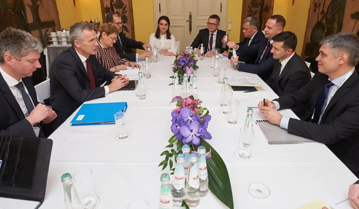 Зеленский со Столтенбергом встретились 15 февраля в Мюнхене Зеленский со Столтенбергом встретились 15 февраля в Мюнхене