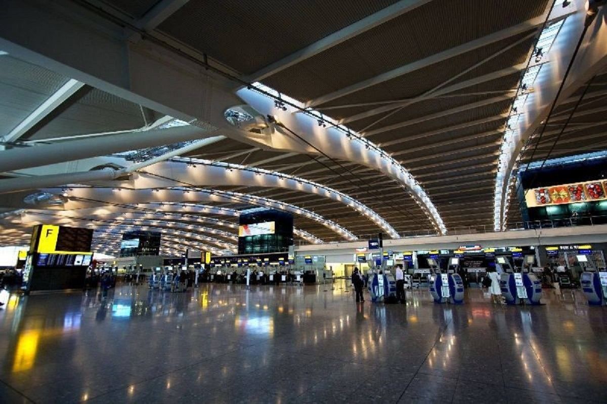 Масштабний збій у найбільшому аеропорту Європи "Хітроу": скасовані сотні рейсів