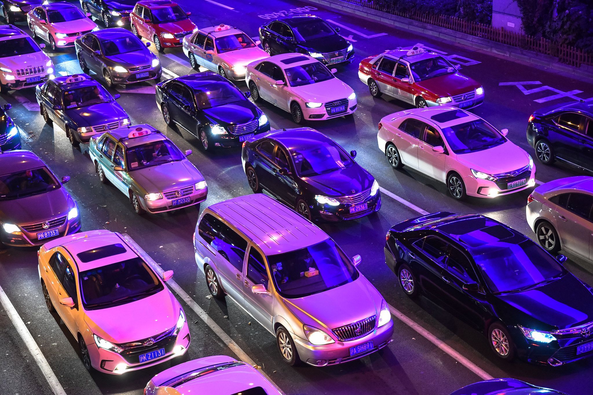 Вулиця в Шанхаї, Китай Вулиця в Шанхаї, Китай