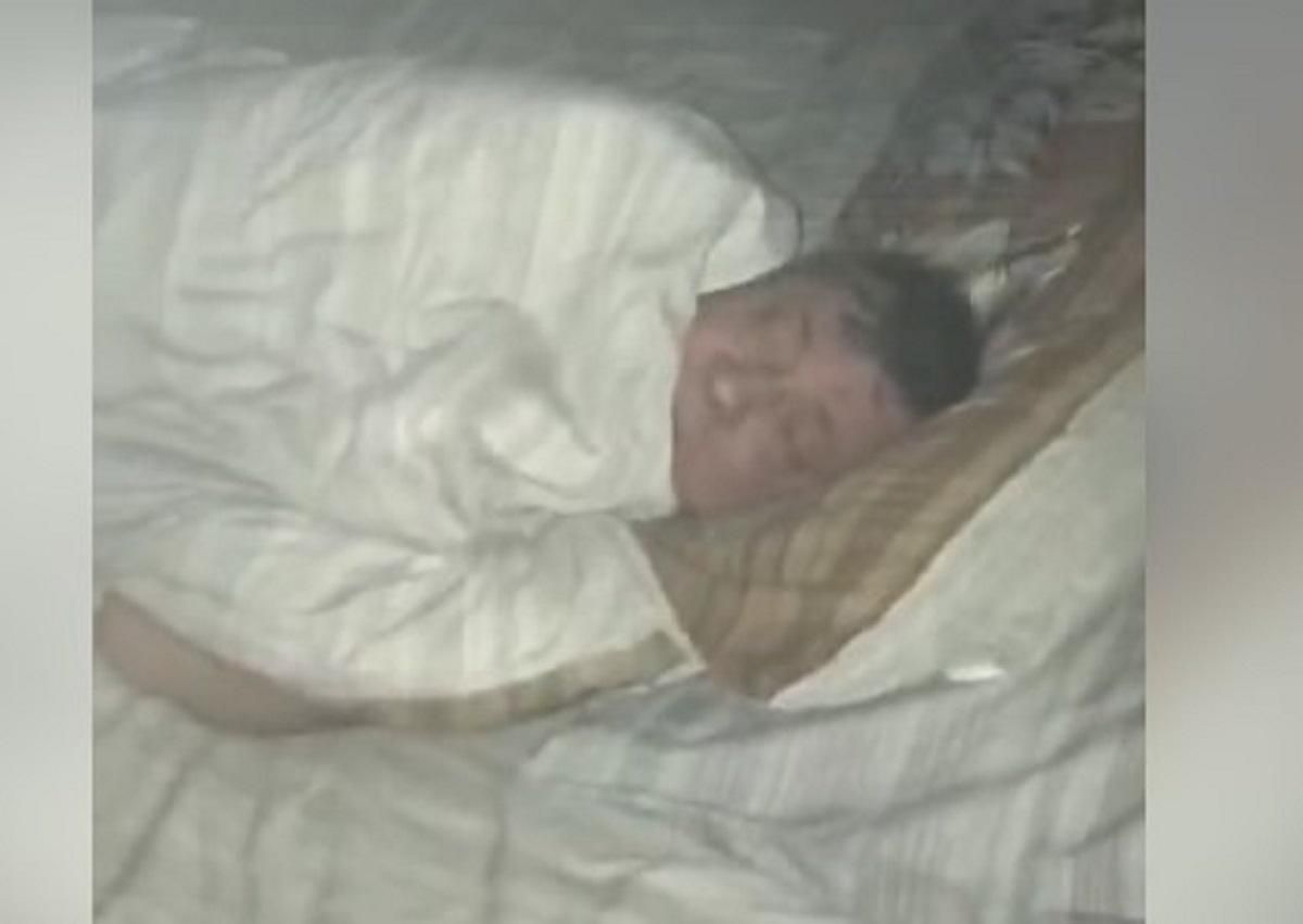 Цей солодкий сон: у Росії чоловік відмовився покидати ліжко під час пожежі у квартирі 