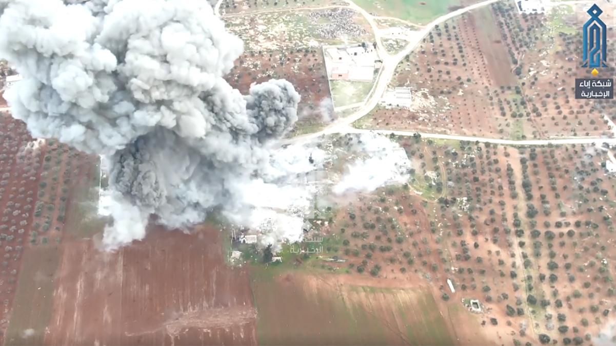 В Сирии разгромили базу российских наемников: момент взрыва попал на видео В Сирии разгромили базу российских наемников: момент взрыва попал на видео