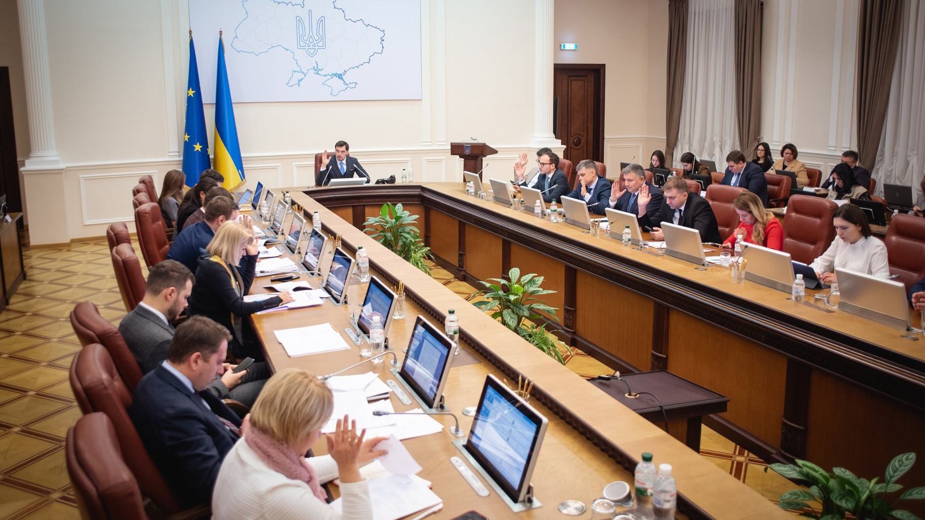 "100 найбільших досягнень": уряд Гончарука опублікував звіт про свою роботу "100 найбільших досягнень": уряд Гончарука опублікував звіт про свою роботу