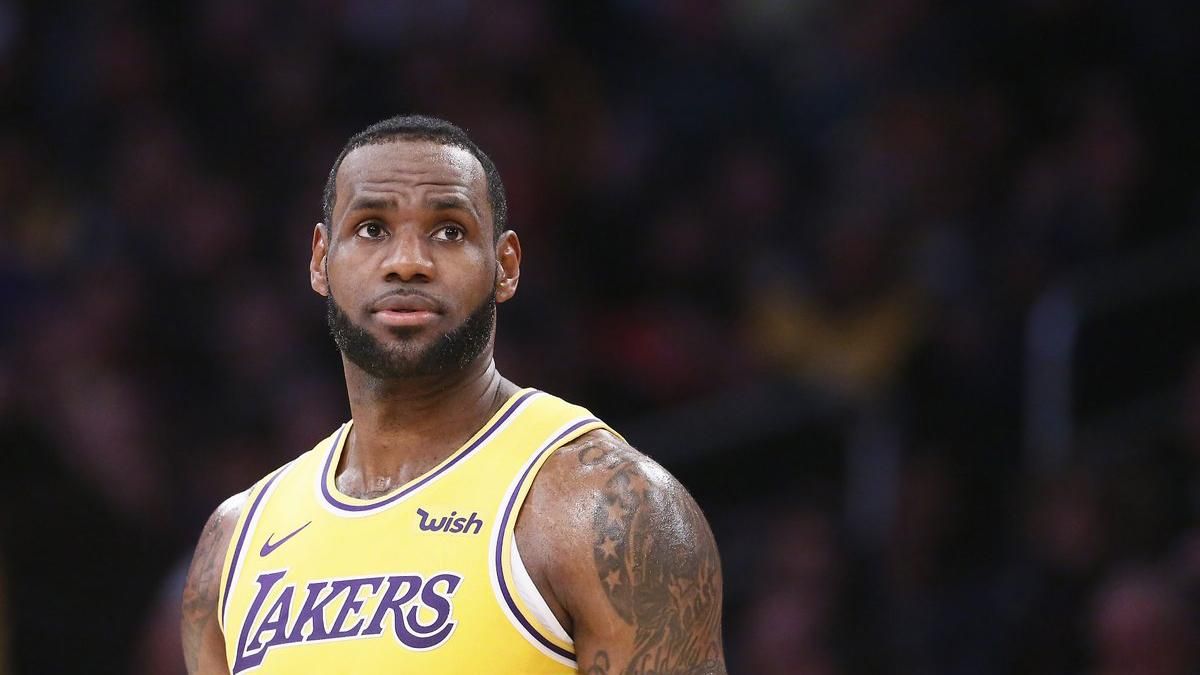 Звезда НБА оплатит обучение ученикам своей школы: видео Звезда НБА оплатит обучение ученикам своей школы: видео