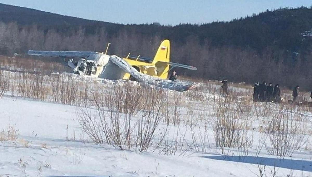 Падение самолета в России: появилось видео с борта