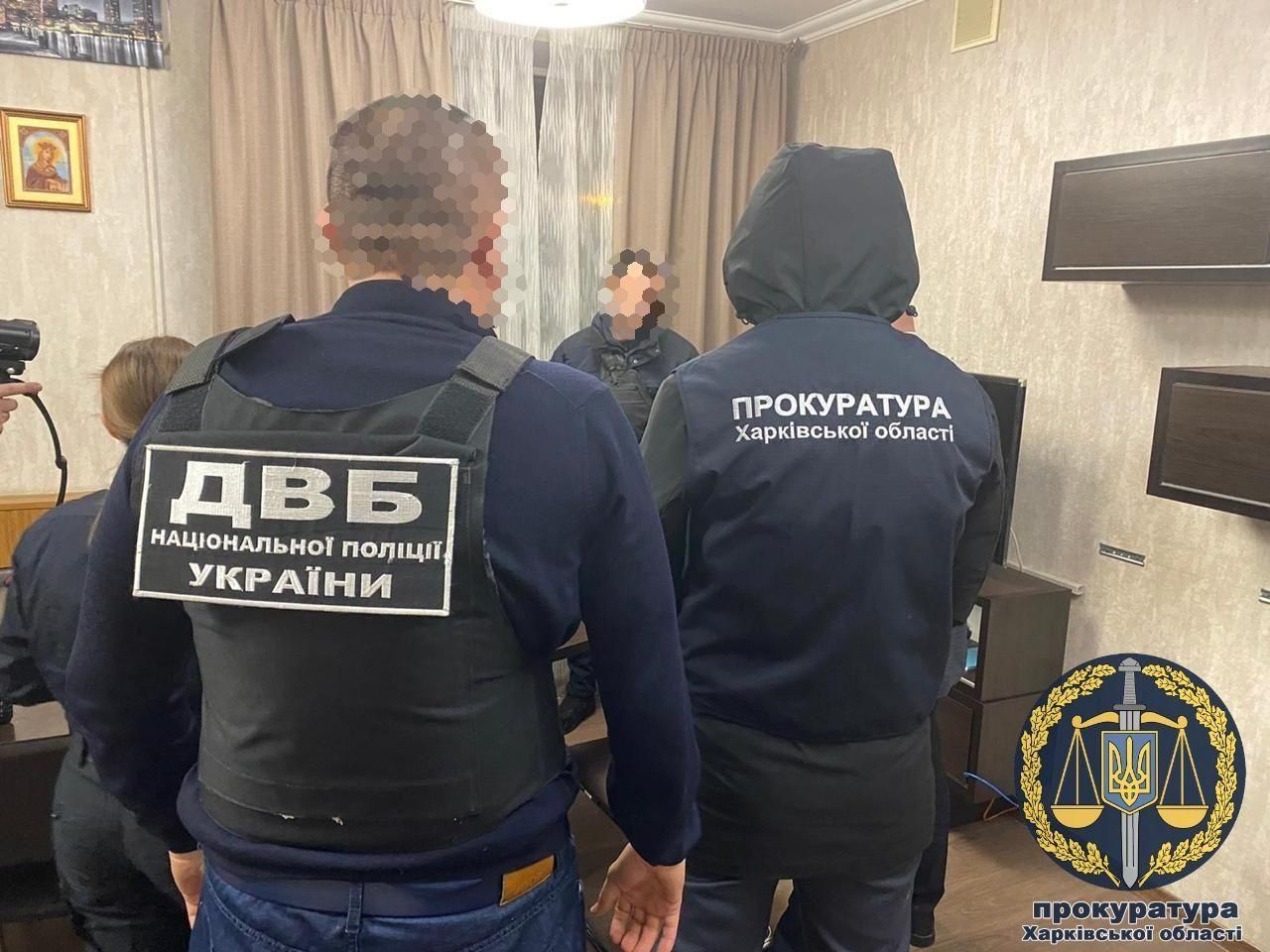 Харківських патрульних викрили на хабарі через мобільний додаток