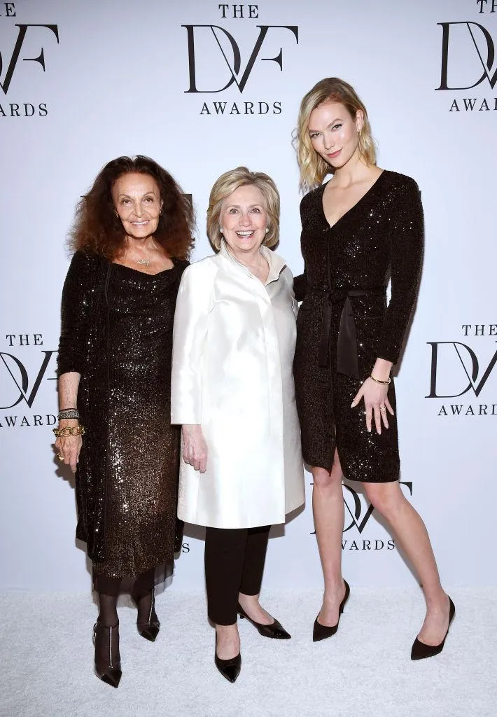 Гілларі Клінтон, Карлі Клосс та Діана фон Фюрстенберг Гілларі Клінтон, Карлі Клосс та Діана фон Фюрстенберг