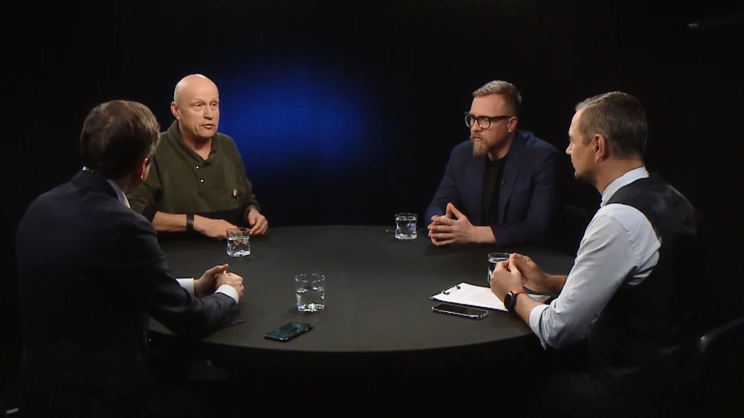 Провал коммуникации и расшатывание "черными методами": почему в Новых Санжарах произошли стычки Провал коммуникации и расшатывание "черными методами": почему в Новых Санжарах произошли стычки