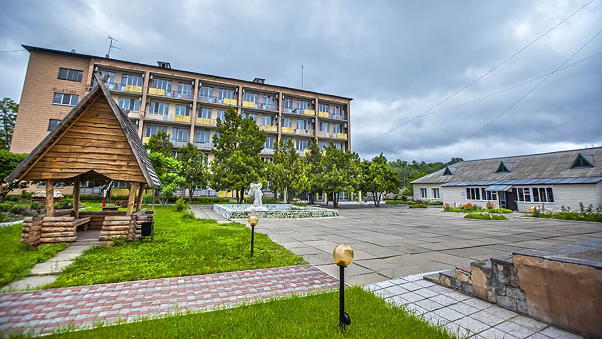 Перша ніч у Нових Санжарах: що кажуть евакуйовані Перша ніч у Нових Санжарах: що кажуть евакуйовані