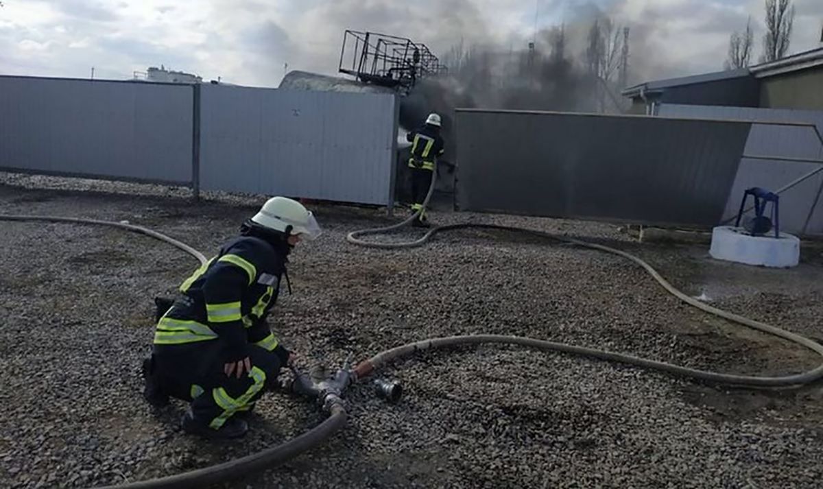 На Херсонщині стався вибух на АЗС: постраждали двоє людей – фото На Херсонщині стався вибух на АЗС: постраждали двоє людей – фото