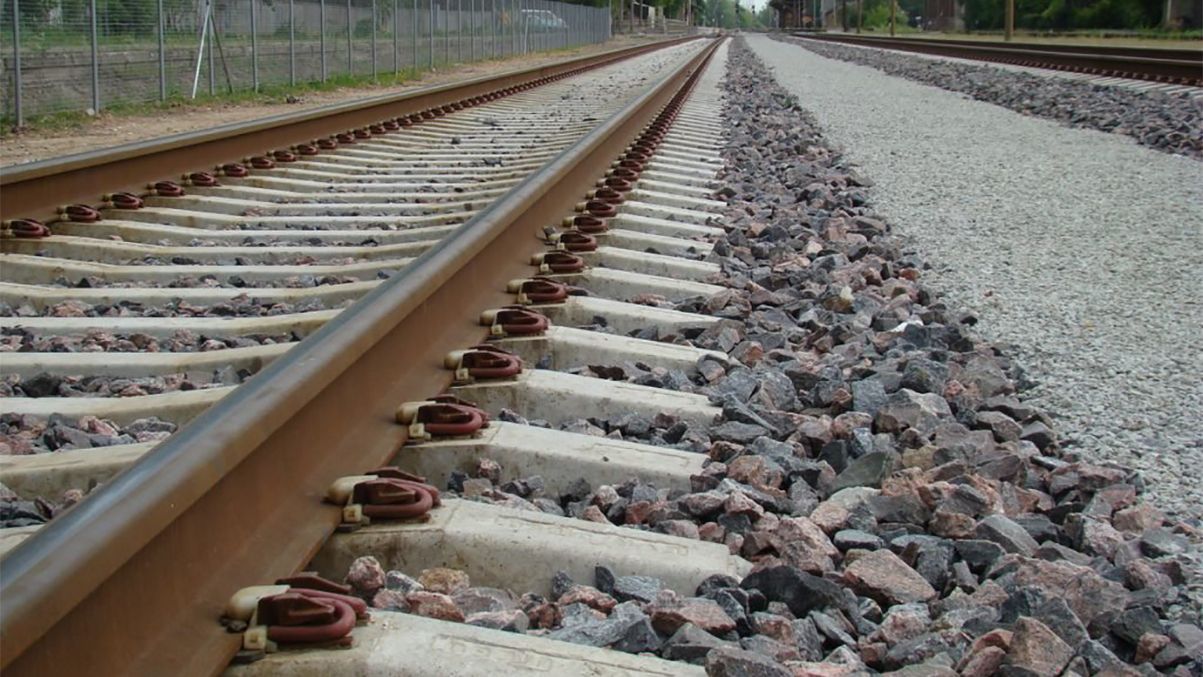 Вантажний потяг переїхав пенсіонерку під Львовом Вантажний потяг переїхав пенсіонерку під Львовом