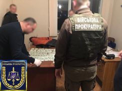 Директора одного з заводів Укроборонпрому спіймали на хабарі у 5 тисяч доларів: фото