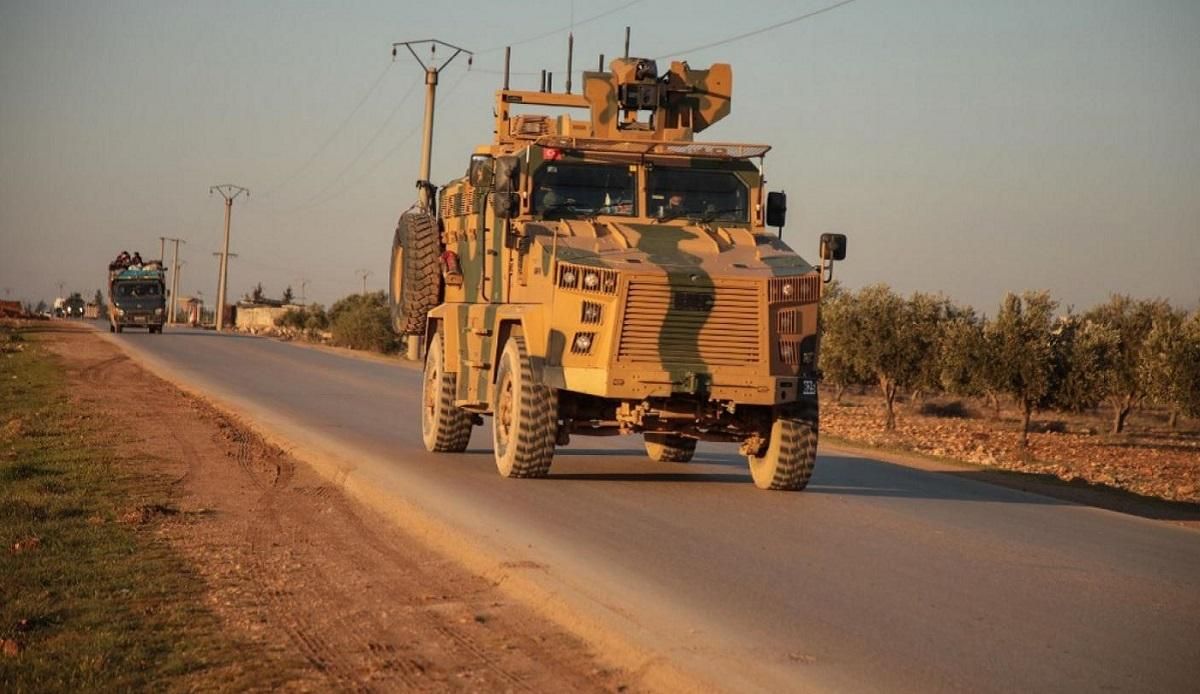 Росіяни вбили турецького військового у Сирії і звинуватили Туреччину у "порушенні домовленостей" Росіяни вбили турецького військового у Сирії і звинуватили Туреччину у "порушенні домовленостей"