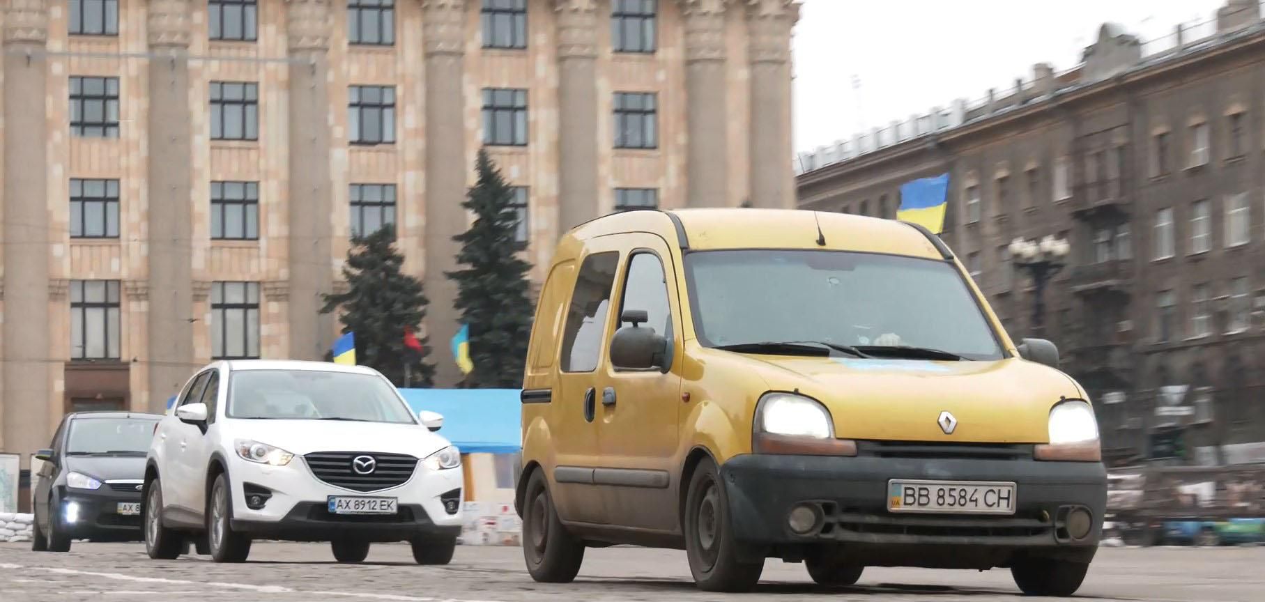 Автоколона до Нових Санжарів: що везуть для евакуйованих з Уханя Автоколона до Нових Санжарів: що везуть для евакуйованих з Уханя