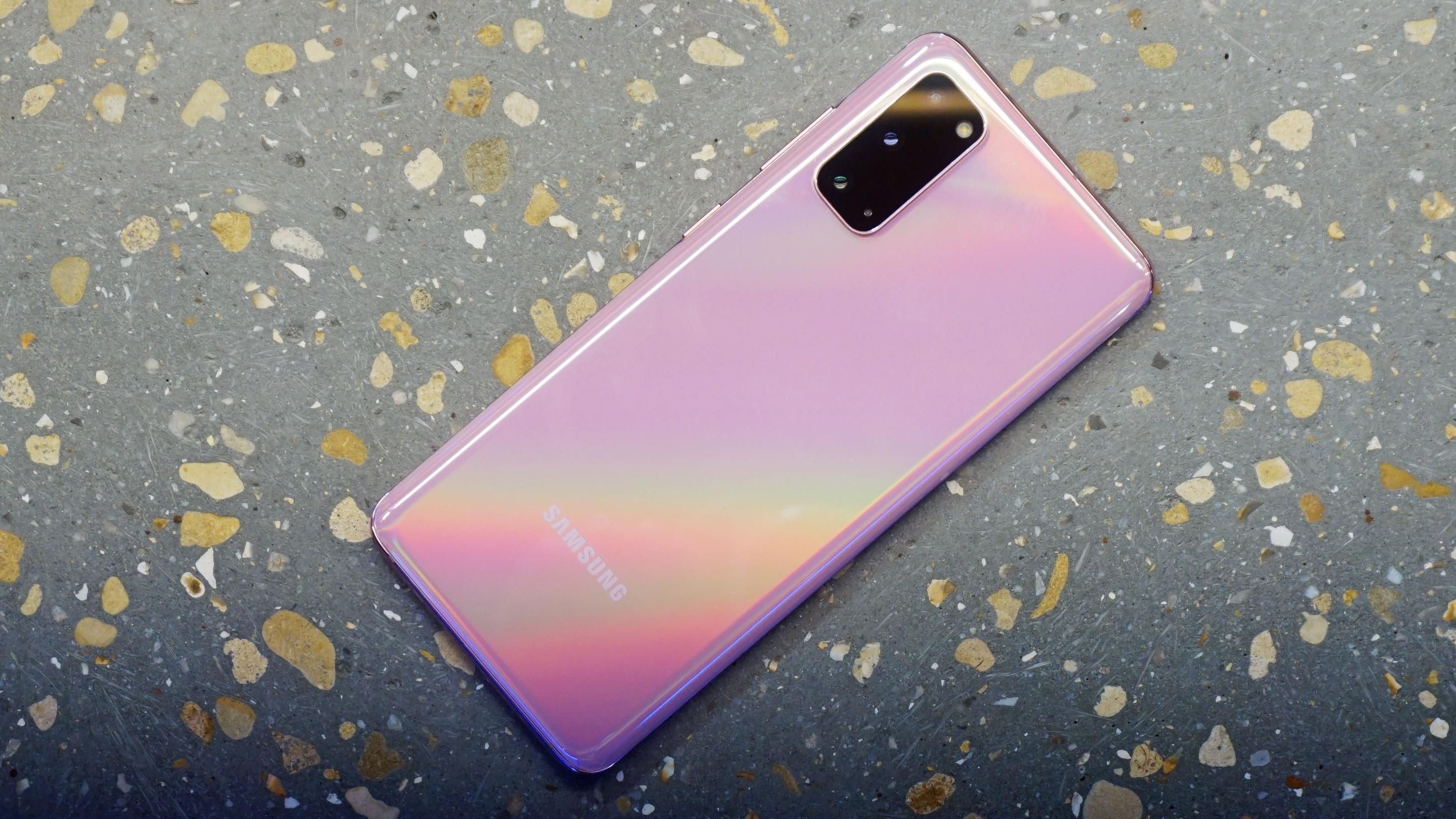 Блогери показали "внутрішній світ" смартфона Samsung Galaxy S20 Блогери показали "внутрішній світ" смартфона Samsung Galaxy S20