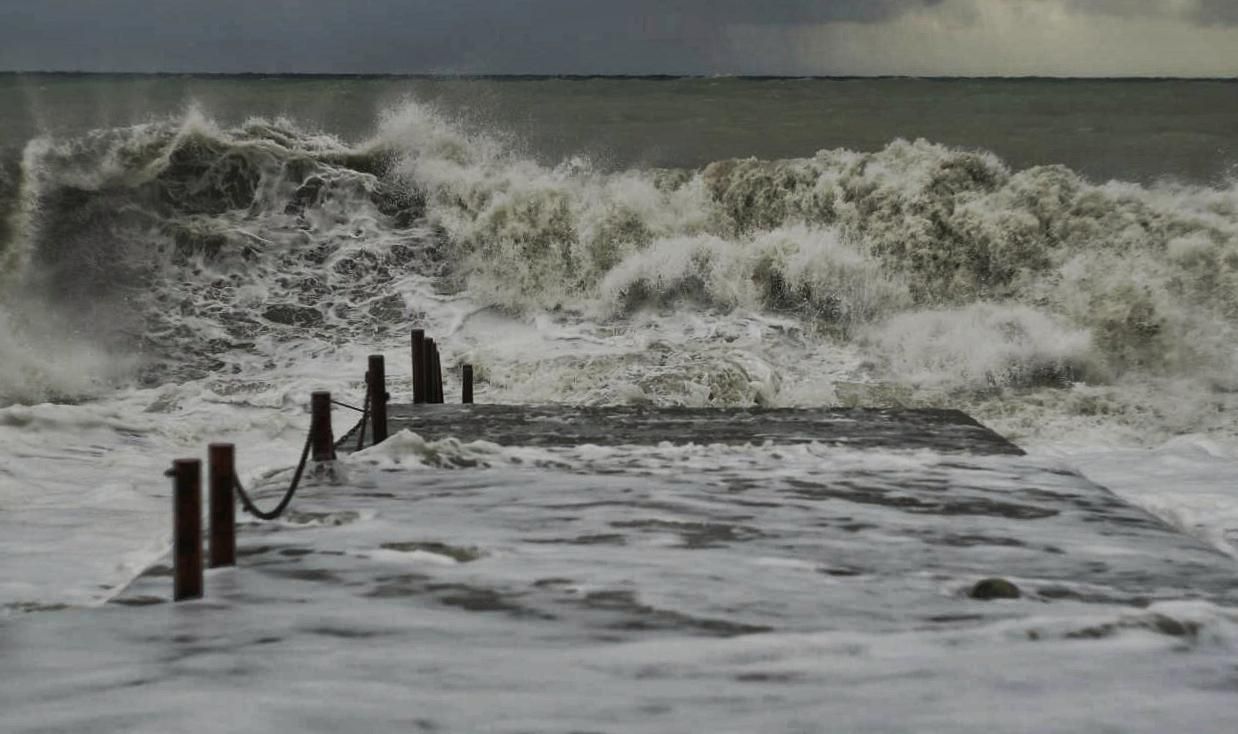 Шторм в Одесі 24 лютого 2020 – новини, відео, фото наслідків Шторм в Одесі 24 лютого 2020 – новини, відео, фото наслідків