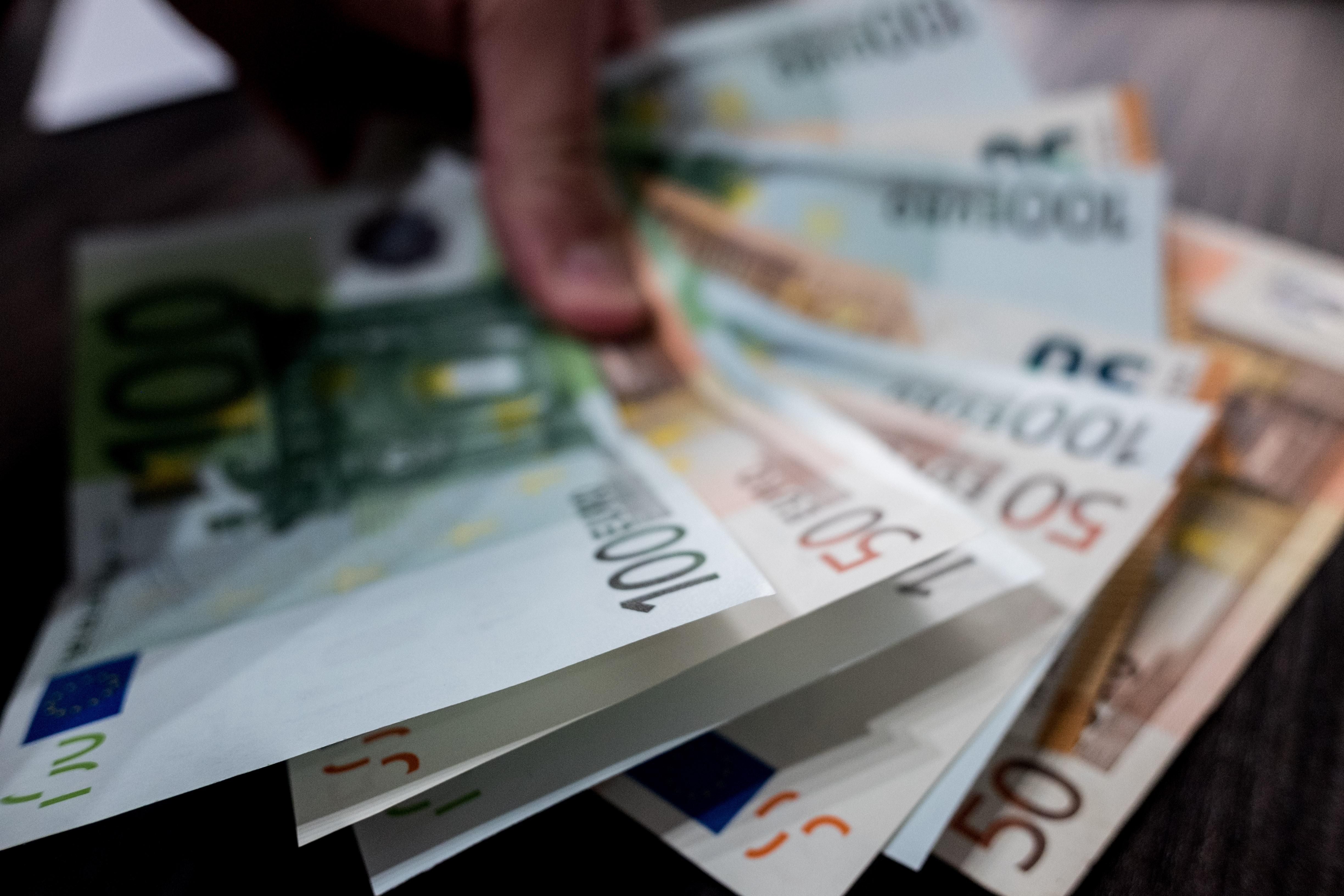 Готівковий курс валют 24.02.2020 – курс долару, євро