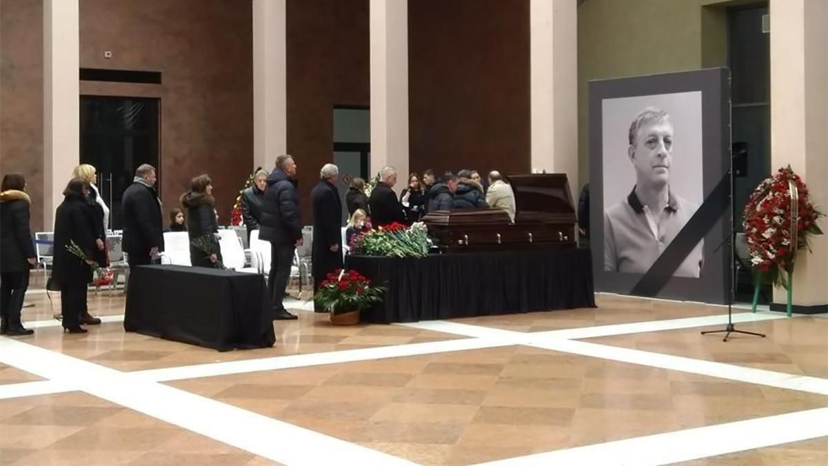 Загадкова смерть Сергія Старицького: у Києві прощаються з екскерівником "Інтера" – фото Загадкова смерть Сергія Старицького: у Києві прощаються з екскерівником "Інтера" – фото