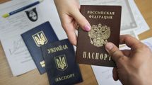 У нас є списки всіх українців з незаконними паспортами Росії, – Данілов У нас є списки всіх українців з незаконними паспортами Росії, – Данілов