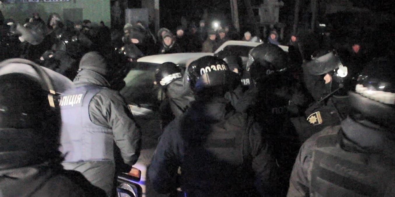 Протесты в Новых Санжарах: полиция опровергла свою же информацию об аресте четырех человек Протесты в Новых Санжарах: полиция опровергла свою же информацию об аресте четырех человек