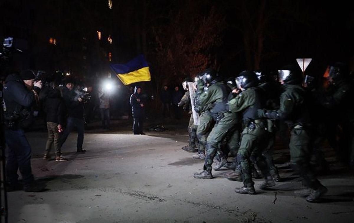 Ударит ли ситуация в Новых Санжарах по рейтингу власти: мнение экспертов Ударит ли ситуация в Новых Санжарах по рейтингу власти: мнение экспертов