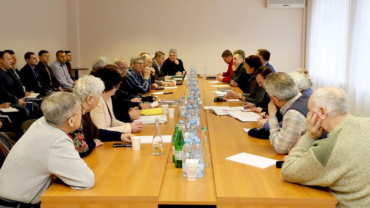 Розслідування справ Майдану: ДБР щомісяця звітуватиме на зустрічах з родинами Небесної Сотні Розслідування справ Майдану: ДБР щомісяця звітуватиме на зустрічах з родинами Небесної Сотні