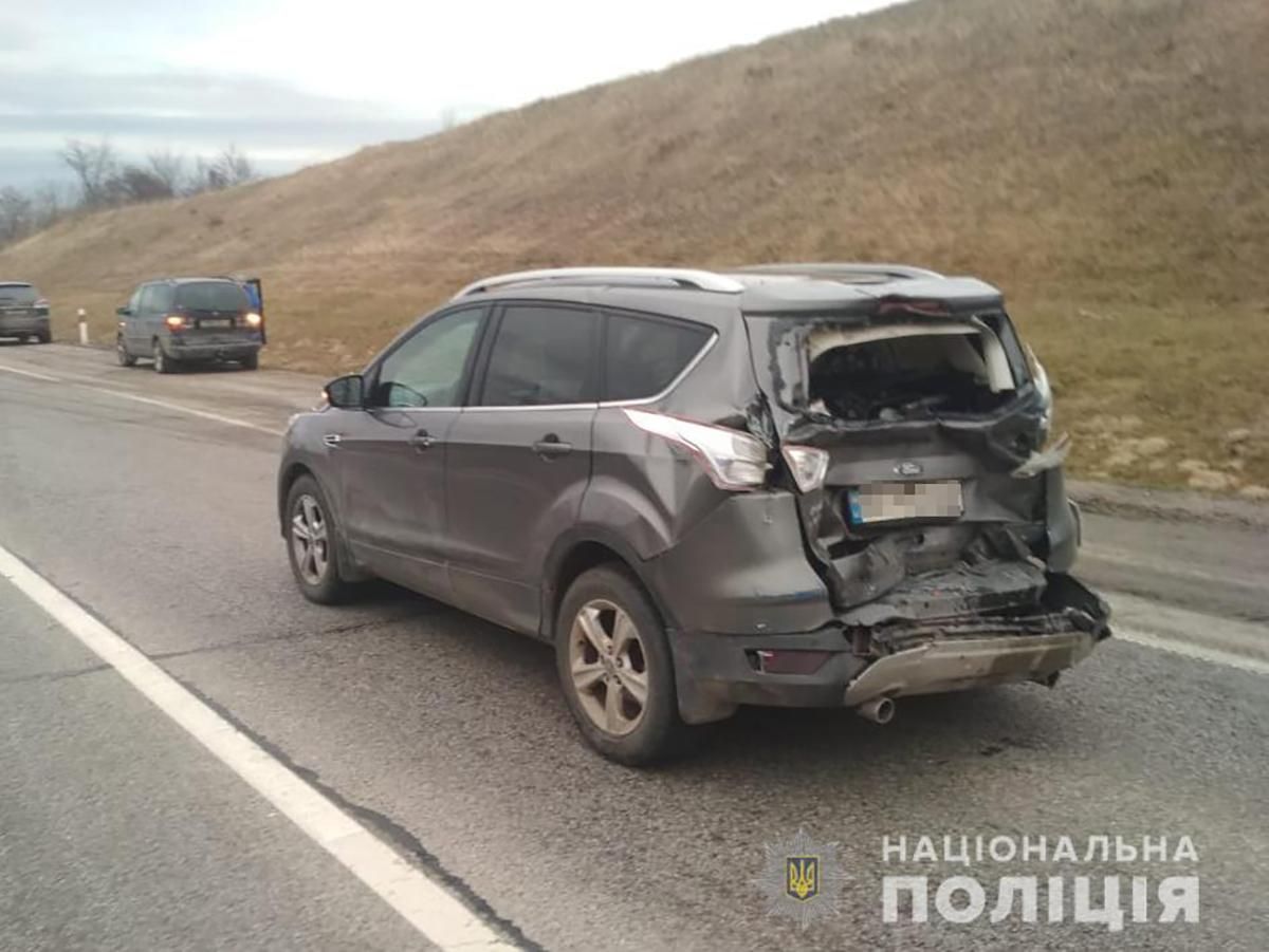 Відразу 6 авто зіткнулись поблизу Львова: серед постраждалих є дитина – фото